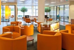 Location local commercial prestige Courbevoie - accès transports