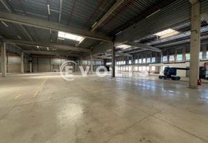 Local d'activité à louer Vénissieux - 10 quais et hauteur 8m