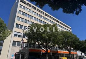 Bureaux rénovés Lyon 7 - Place Jean Macé, métro, tram et gare