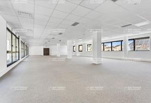 Location bureaux Montigny-le-Bretonneux, proche gare et centre commercial