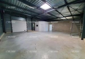 Location local Luynes - Bâtiment indépendant