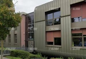 Location bureaux Limonest - Parc d'affaires Puy d'Or, bus au pied de l'immeuble