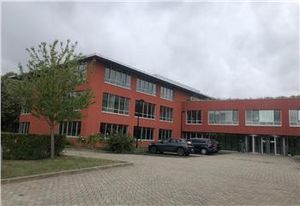 Location bureaux Voisins-le-Bretonneux - Parc arboré et Business Park