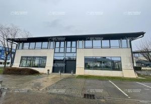 Location bureaux Trappes - Proximité gare, parkings extérieurs