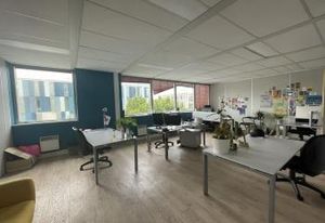 Location bureaux Bordeaux - Proche tramway et rocade