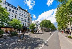 Location local commercial Paris 11e - Angle rue passante