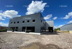 Location activité/entrepôt - 1960 m²