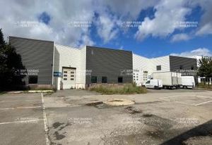 Location entrepôt Montigny-le-Bretonneux - Foncier 6 499 m²