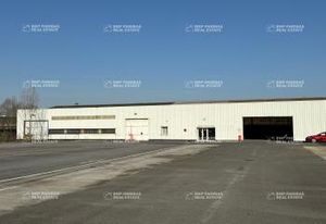 Location activité/entrepôt - 712 m²