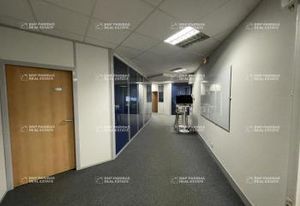 Vente bureaux Meylan - Proche bus C1 et autoroutes