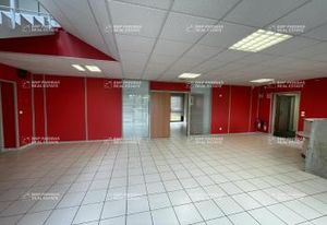 Location bâtiment mixte Décines-Charpieu - 56 parkings