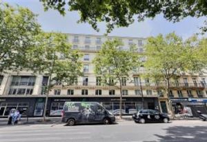 Bureaux à louer Paris 2 - Etienne Marcel, vue et grand balcon