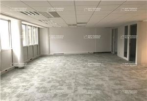 Location bureaux Eckbolsheim - 10 min de Strasbourg, parking et bornes de recharge