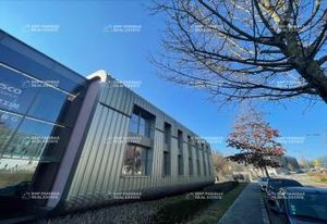 Location bureaux Limonest - Parc d'affaires Puy d'Or, bus au pied de l'immeuble