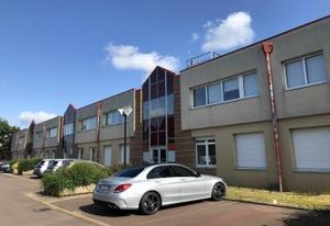 Location bureaux Cesson-Sévigné - Proche Rennes, 38 parkings
