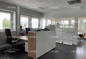 Vente bureaux Orléans Est - Proche transports en commun