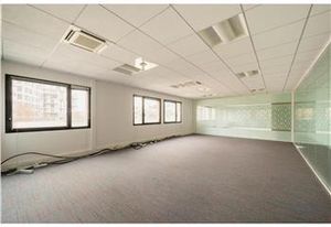 Location bureaux Issy-les-Moulineaux - Proche RER C et Tramway