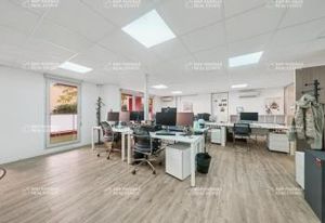 Location bureaux Marseille 2 - Proche transports en commun