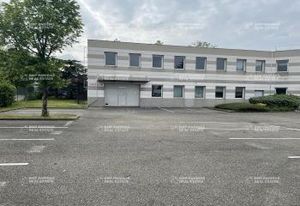 Location bâtiment mixte Décines-Charpieu - 56 parkings