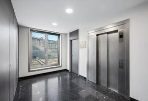 Bureaux à louer Paris 17 - Vue Tour Eiffel et espaces extérieurs