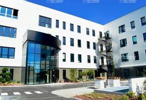 Location bureaux Genas - Proche Rocade Est, bus et restaurants