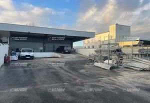 Local d'activité à louer Bordeaux - Avec quai et cour de 300 m²