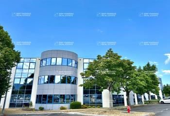 Location bureaux Saint-Grégoire - Proche commerces, bus et rocades