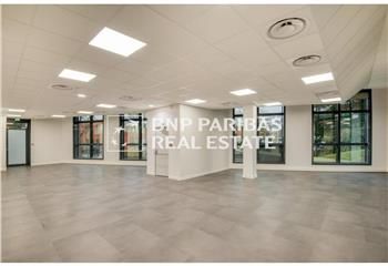 Location bureaux Guyancourt - Centre SQY, proche transports