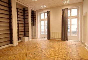 Location bureaux Nantes centre-ville - Rue Crébillon, proche tramway