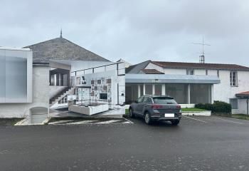 Location local commercial Divatte-sur-Loire - Grande vitrine & parking