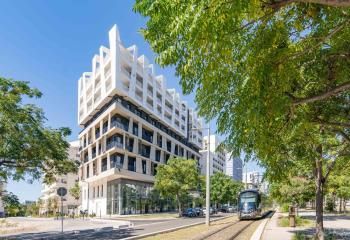 Location bureaux Montpellier - Quartier Port Marianne, tramway lignes 1 et 3