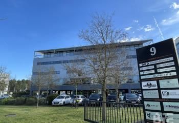 Location bureaux Bruges (33520) - Proche Lac de Bordeaux, bus et rocade