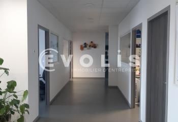 Location bureaux Dury - Proche Amiens, autoroutes A1, A16, A29 et gare SNCF