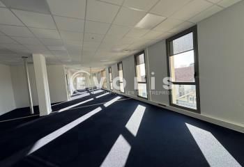 Location bureaux Dury - Proche Amiens, autoroutes A1, A16, A29 et gare SNCF