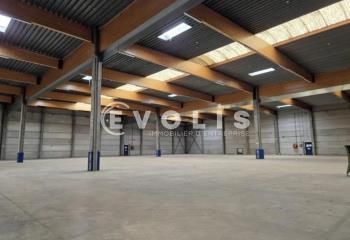 Location entrepôt Saint-Thibault-des-Vignes - Accès A104 et A4