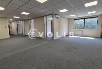 Location bureaux Saint-Thibault-des-Vignes - Proche A104 et A4
