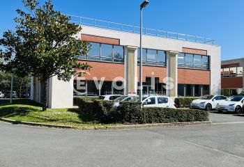 Location bureaux Émerainville - Proche A4, Francilienne et RER E