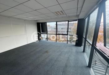 Location bureaux Chelles - Face gare RER E et bus