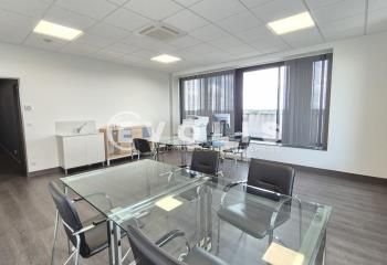 Location bureaux Jossigny - Proche RER A et autoroute A4