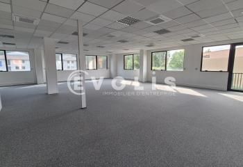 Location bureaux Saint-Thibault-des-Vignes - Proche A104 et A4