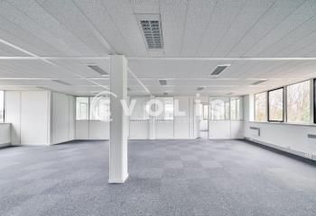Location bureaux Saint-Thibault-des-Vignes - Proximité A104