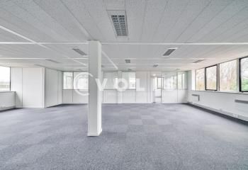 Bureaux à louer Saint-Thibault-des-Vignes - Proche A104 et Francilienne