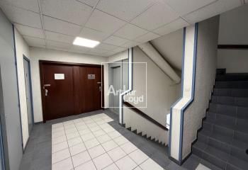 Location bureaux Meylan - Ascenseur et parking privatifs