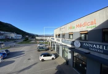 Location bureaux Froges - Proche accès autoroutier