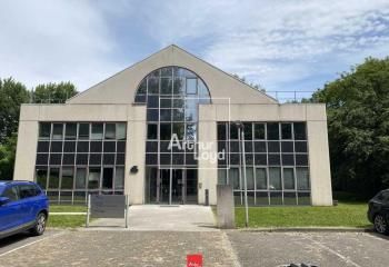 Location bureaux Eybens - Tram ligne A et commerces à proximité