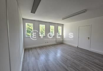 Location bureaux Igny - Proche bus, RER, autoroute et Grand Paris Express