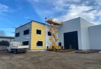 Local d'activité à louer Bassens - Proximité A10 sortie 2