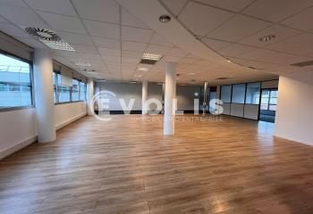 Location bureaux Bordeaux - Proche tram C et bus 9