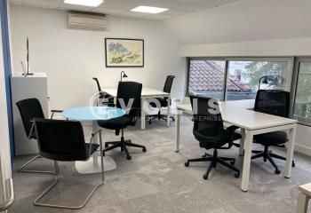 Bureau fermé dans centre d'affaires - Bordeaux - Place Ravezies - Transports en commun