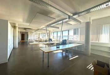 Vente bureaux Bruges style industriel - Lumineux et traversants